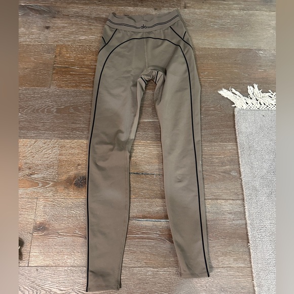 ALO Yoga Pants - Alo yoga legging